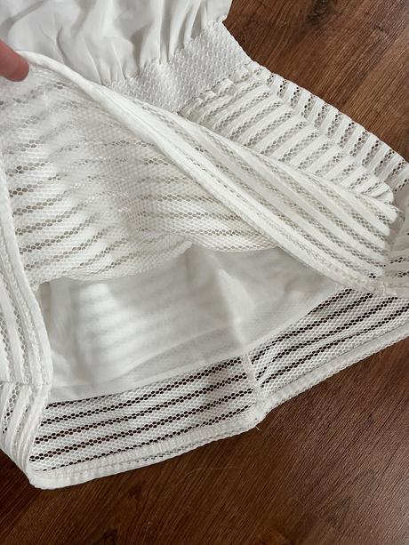 Biele letné šaty, 152