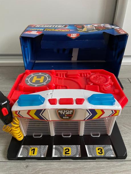 Hti teamsterz sos stanica + 2 autá svetlo a zvuk,