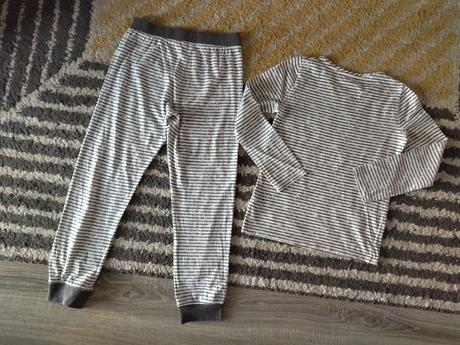 Pásikavé pyžamo, f&f,134