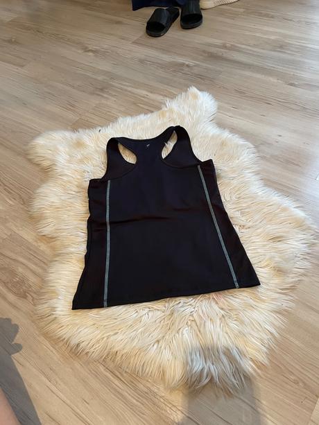 Dámské športové tielko so všitou podprsenkou, m