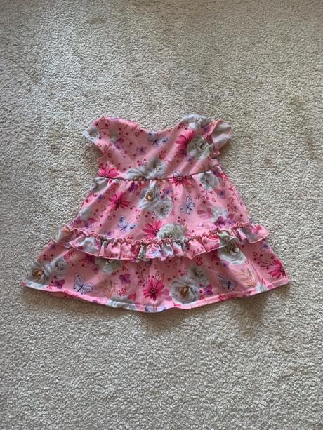 Spolocenske saty, 92
