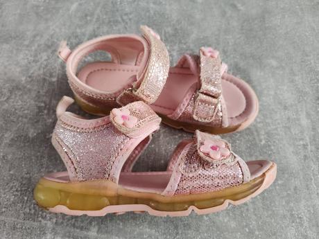 Sandálky, 27