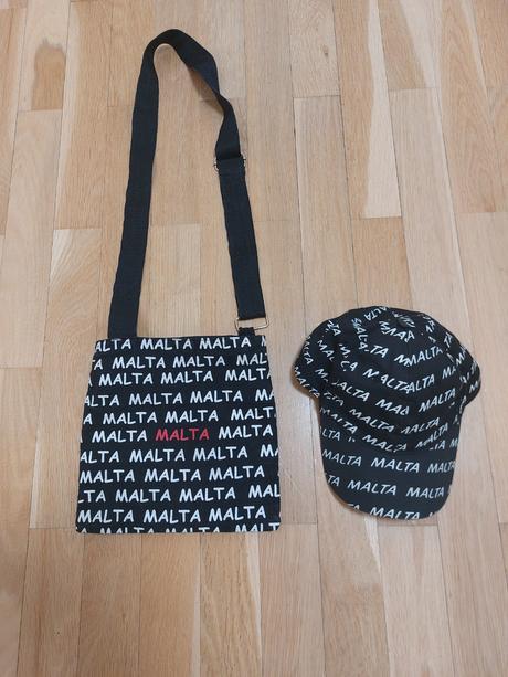 Šiltovka a taška malta, 