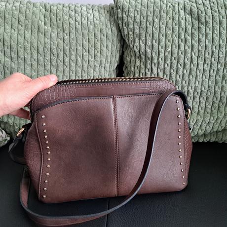 Hnedá kabelka, medicine