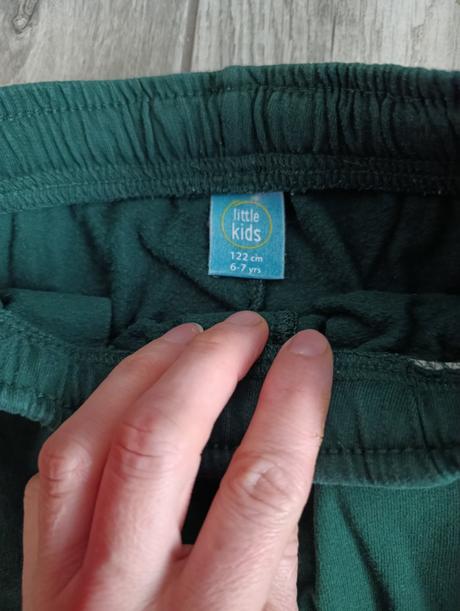 5x tepláky -122, 122