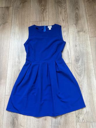 Tmavomodré šaty, 38