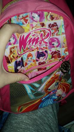 Krasny ruksak winx,