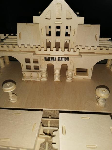 Drevená vlakova stanica., 