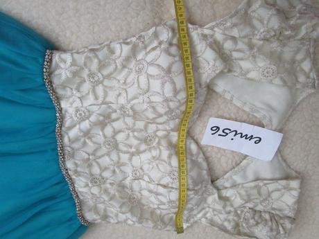 3047. znač. spoloč.  šaty, atmosphere,s