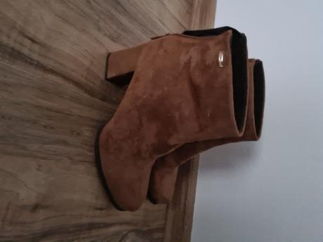 Kotnikove topanky, 39