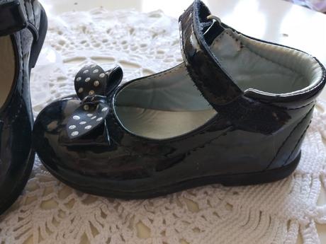 Predám krásne čierne lakovky zanovne, 21