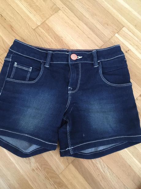 Takmer nové krátke nohavice kúpené v rakúsku, nose, 134