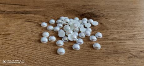 Ozdobné kamienky poloperličky 6-10 mm,