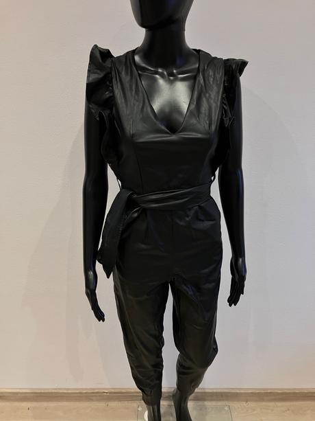 Dámsky kožený overal s volánmi bershka (24), bershka,xs