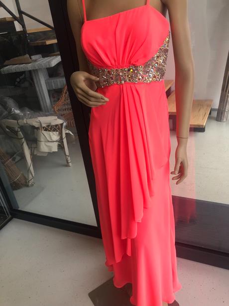 Spoločenské šaty planet paris, 40