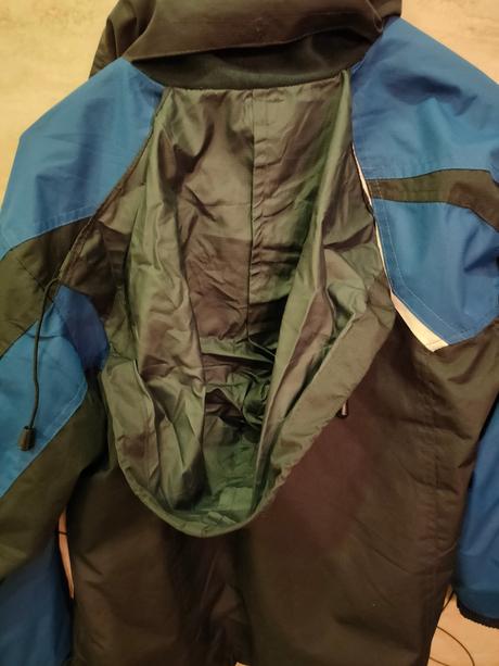 Chlapčenská vetrovka, 146