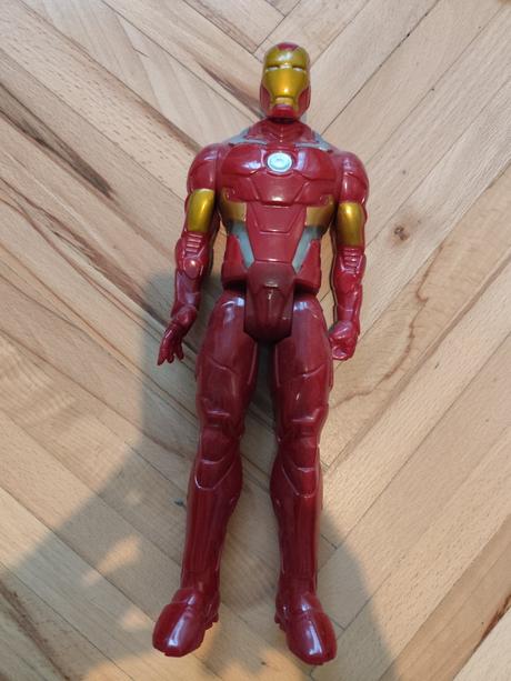 Postavičky hulk a iroman, 