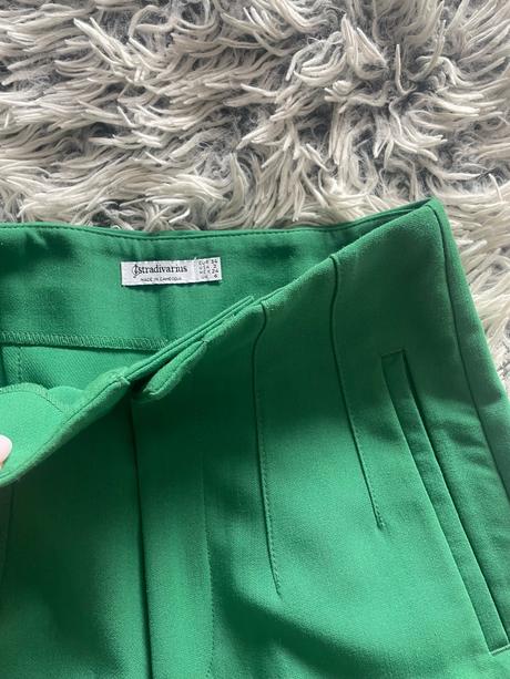 Zelené nohavice, stradivarius,34