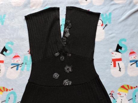 Čierne úpletové šaty, s