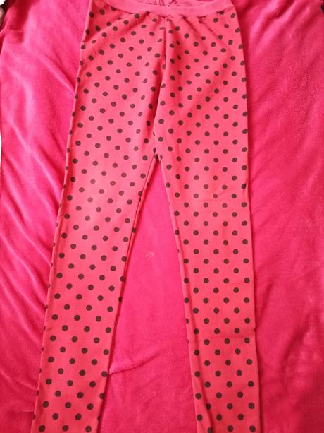 2 kusy pekné legíny, 140