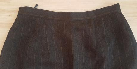 Kostým v odtieňoch zelenej, 42