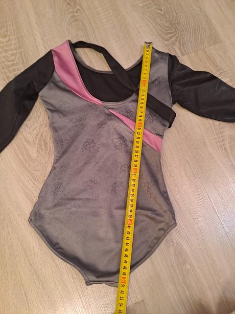 Tanečné dresy, 128