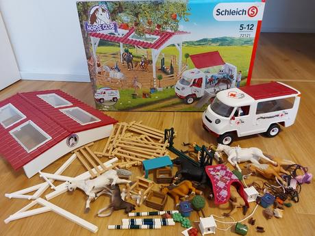 Schleich horse club - jazdiaren+ambulancia, 