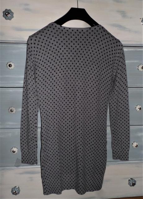 Bodkovaný svetrík, 176