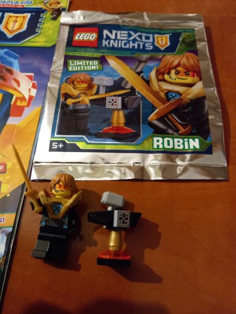 Lego minifigúrka nexo knights robin,