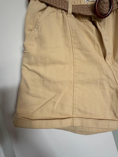 Šortky v trendy farbe, sinsay,44