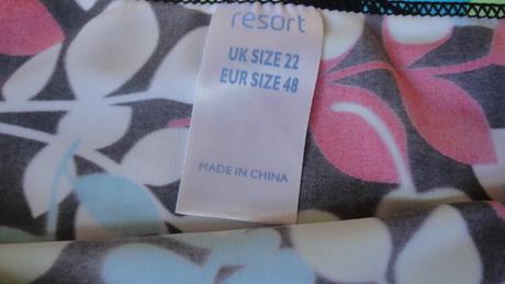 1x oblecene listocky, resort,48