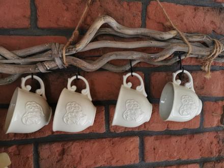 Porcelánové šáločky plus cukornička, 