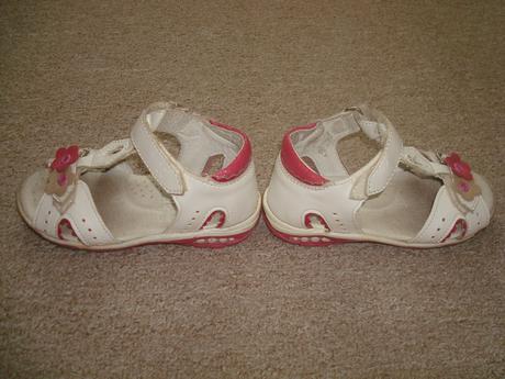 Sandalky, kornecki,24