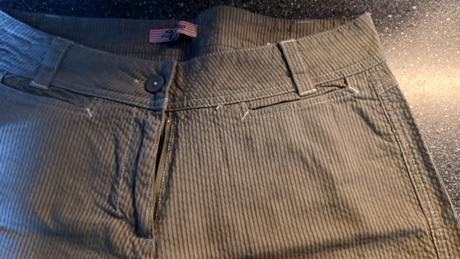 .zelenošede kraťasy, 38