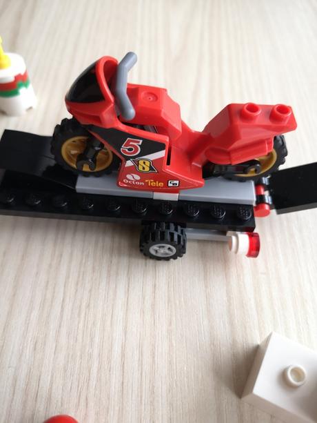 Lego city 60084 prepravný kamión na motorky,