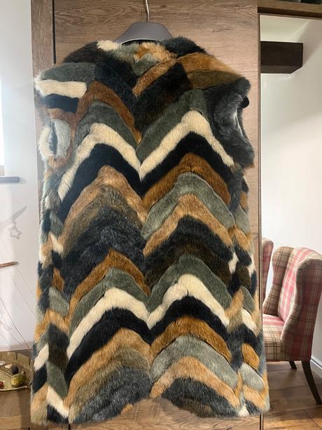 Dámska vesta značka urbancode veľkosť 8, s