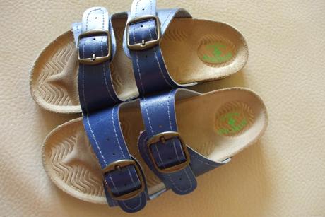 Kvalitné papučky s klenbou, skoro nenosené, 27