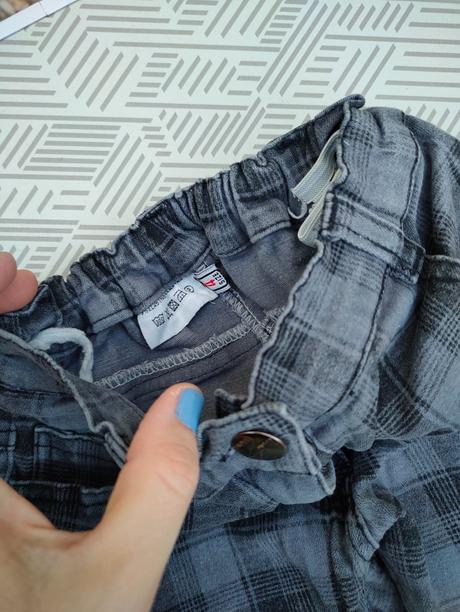 Kockované nohavice, 104