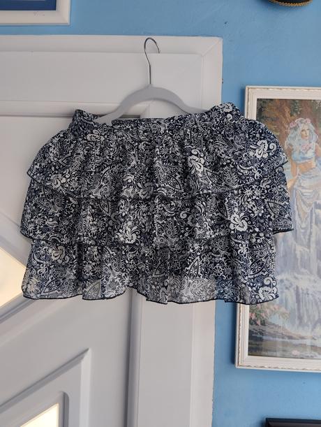 Krasna sukňa 140-146, 140