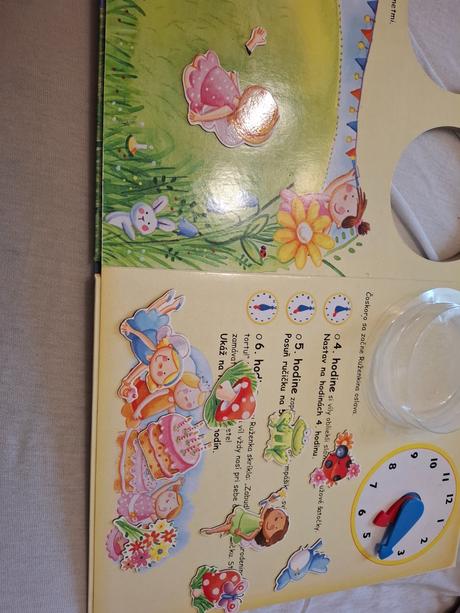 Kniha hodiny s magnetkami, 