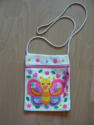 Dievčenská kabelka s motýľom,