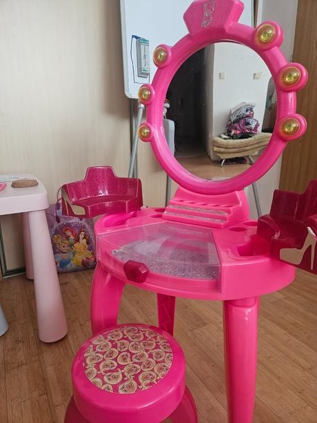 Kozmetický detský stolík barbie, 
