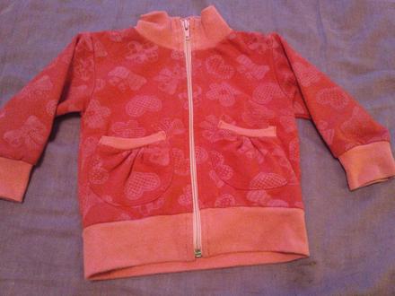 Mikinka so srdieckami, 80