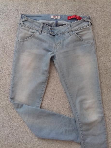 Bledomodre rifle met, 28