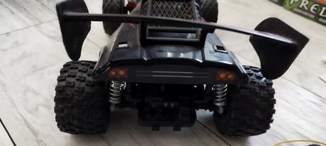 Terénna stvorkolka na diaľkové ovládanie,