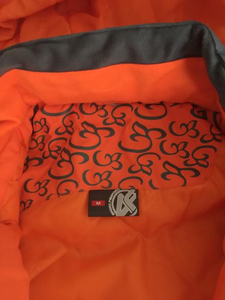 Lyžiarska vetrovka, 146