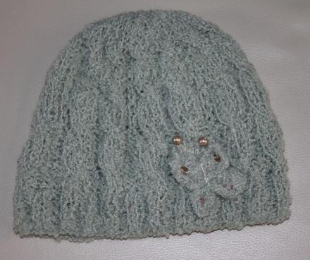 128/140 pletena ciapka s motylikom,8-10 r., 140