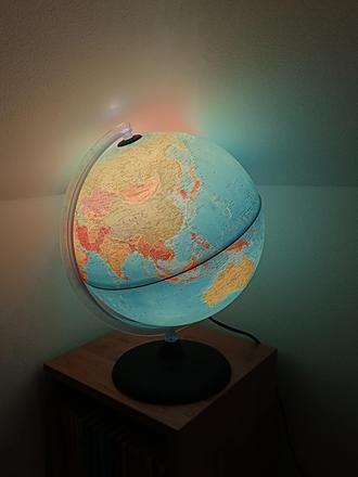 Svietiaci globus, 