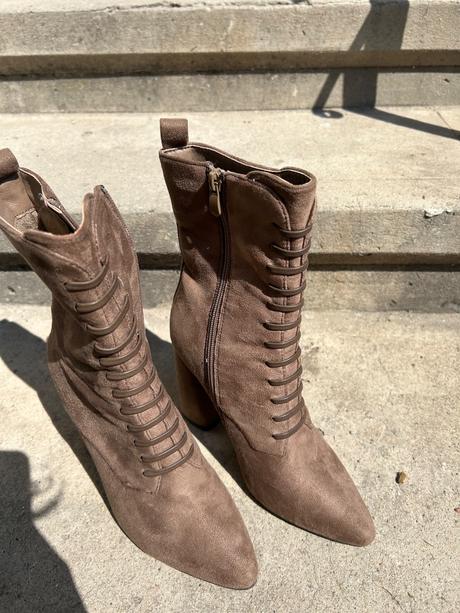 Členkové hnedé čižmy, 38