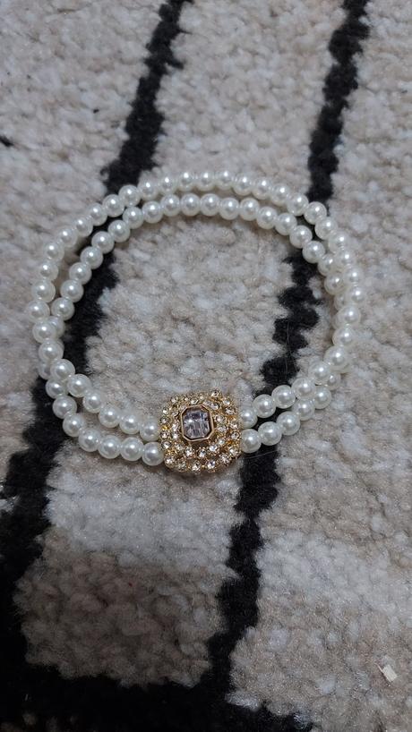 Perlovy naramok na nohu, 